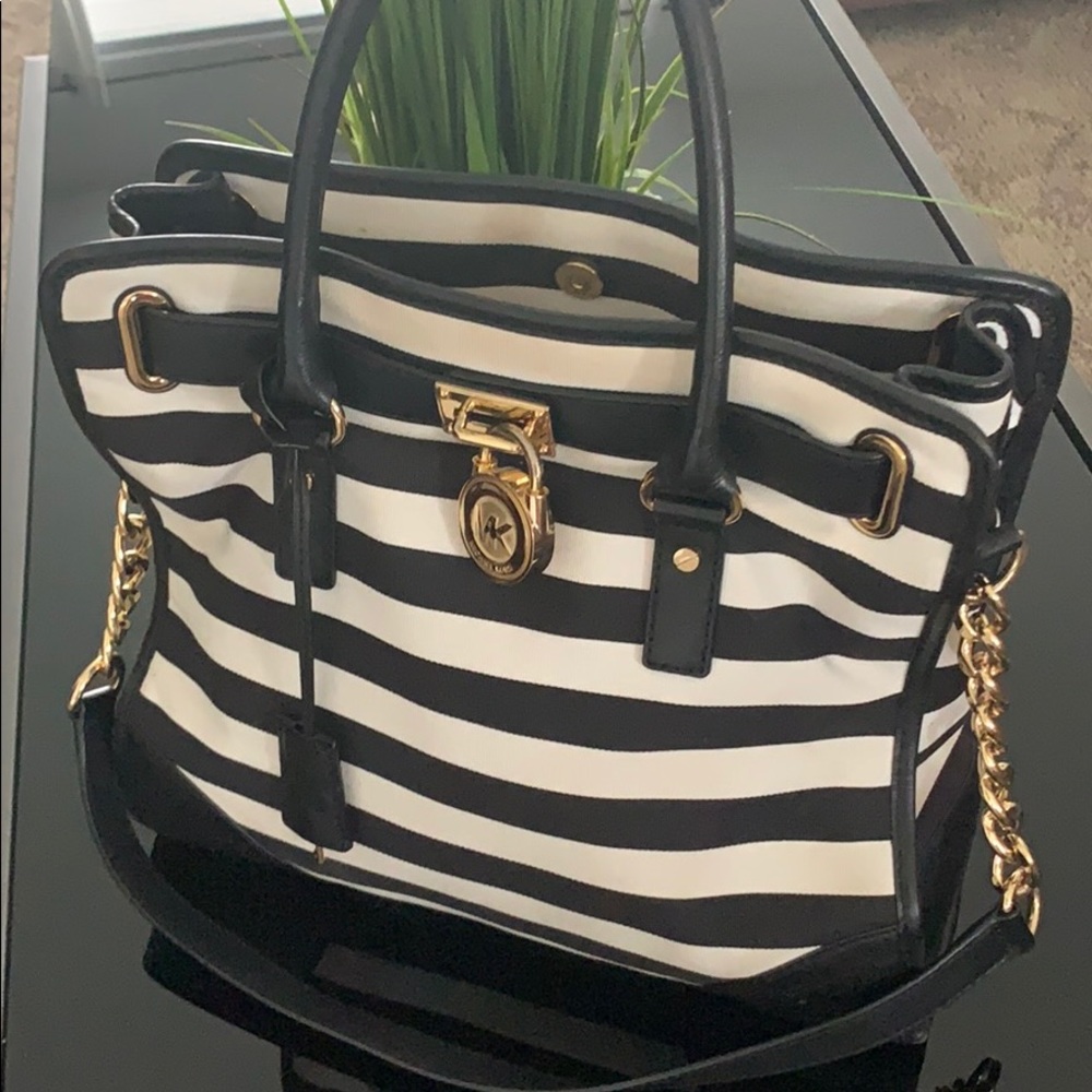 Beautiful Michael Kors White and black Purse